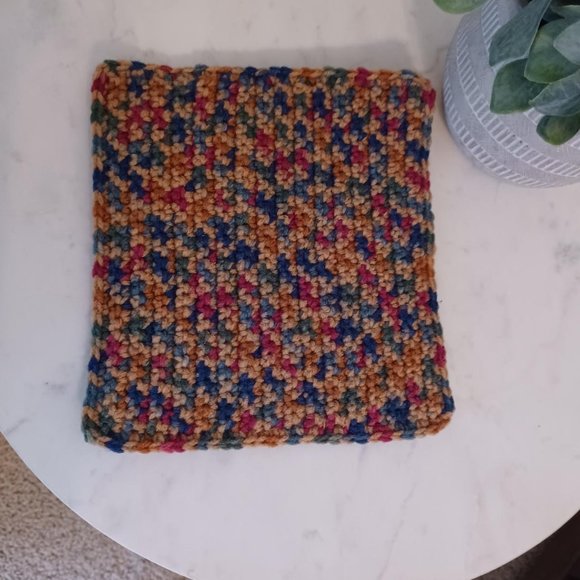 Hand Crocheted Hot Pads, Set of two, new, never used - Picture 3 of 5